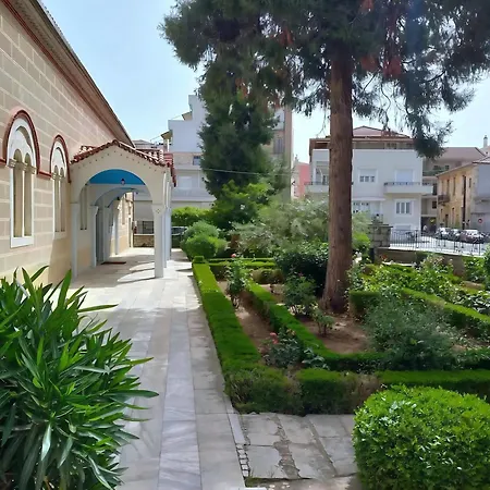 Sam's View Heart - Beautiful With Backyard Appartamento Tripoli