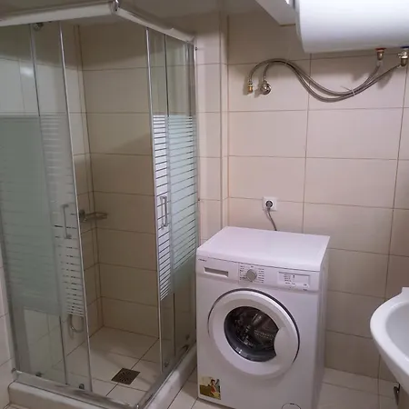 Sam's View Heart - Beautiful With Backyard Appartamento Tripoli