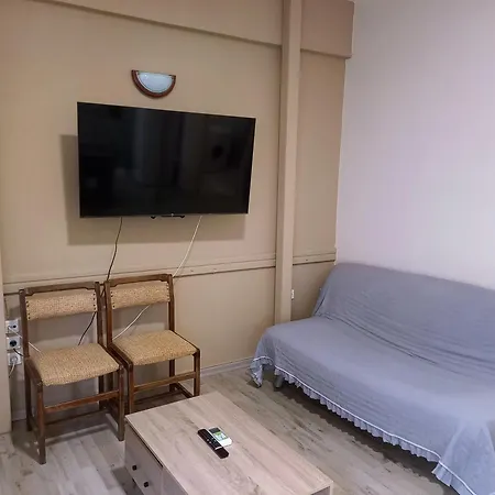 Sam's View Heart - Beautiful With Backyard Apartment *