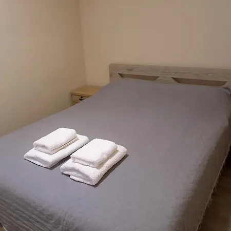 Sam's View Heart - Beautiful With Backyard Apartment Tripoli