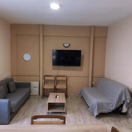 Sam's View Heart - Beautiful With Backyard Apartment Tripoli