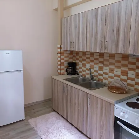 Sam's View Heart - Beautiful With Backyard