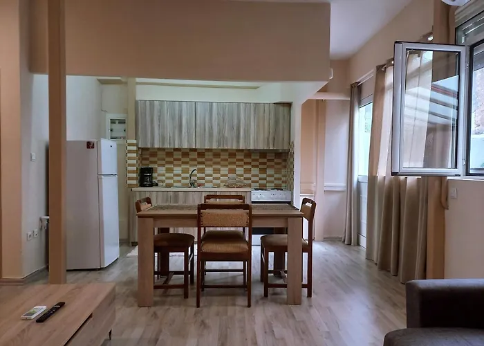 Sam's View Heart - Beautiful With Backyard * Τρίπολη